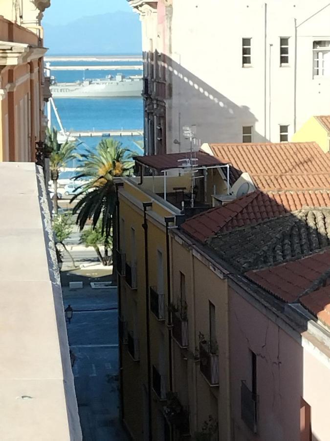 Rosa'S Apartment With Terrace Cagliari Eksteriør billede
