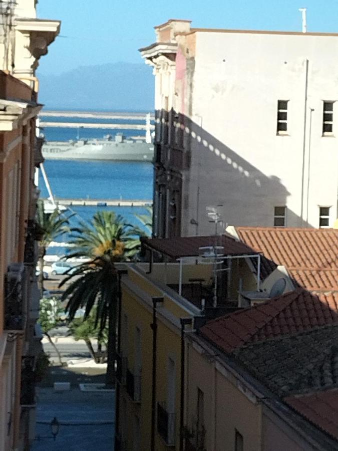Rosa'S Apartment With Terrace Cagliari Eksteriør billede