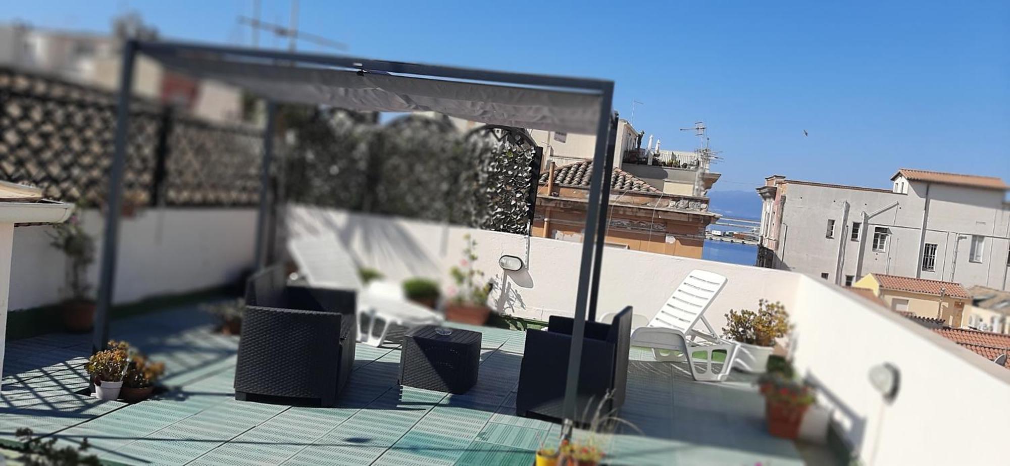 Rosa'S Apartment With Terrace Cagliari Eksteriør billede