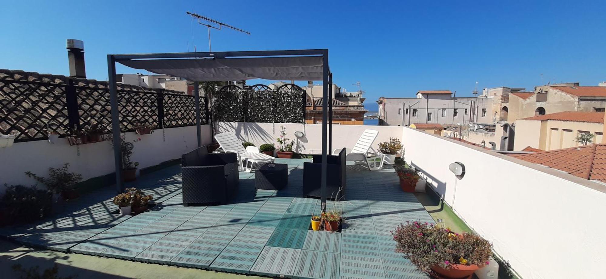Rosa'S Apartment With Terrace Cagliari Eksteriør billede